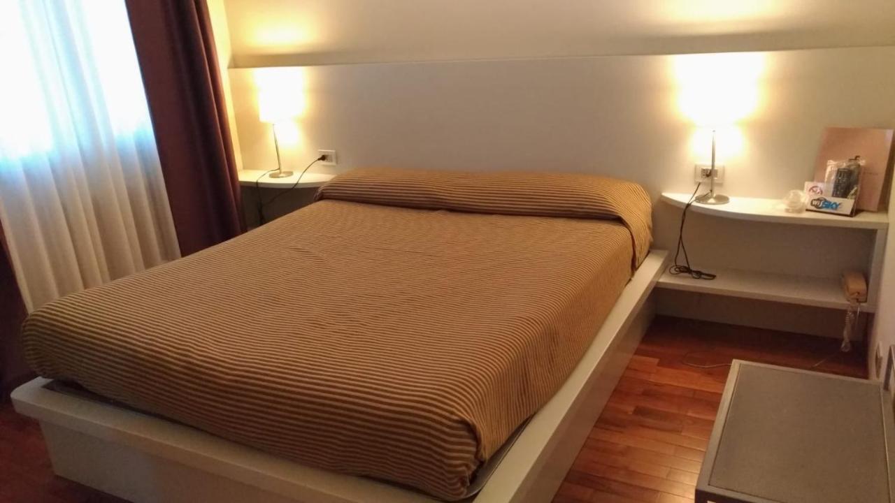 Hotel San Francesco Borgomanero Ngoại thất bức ảnh