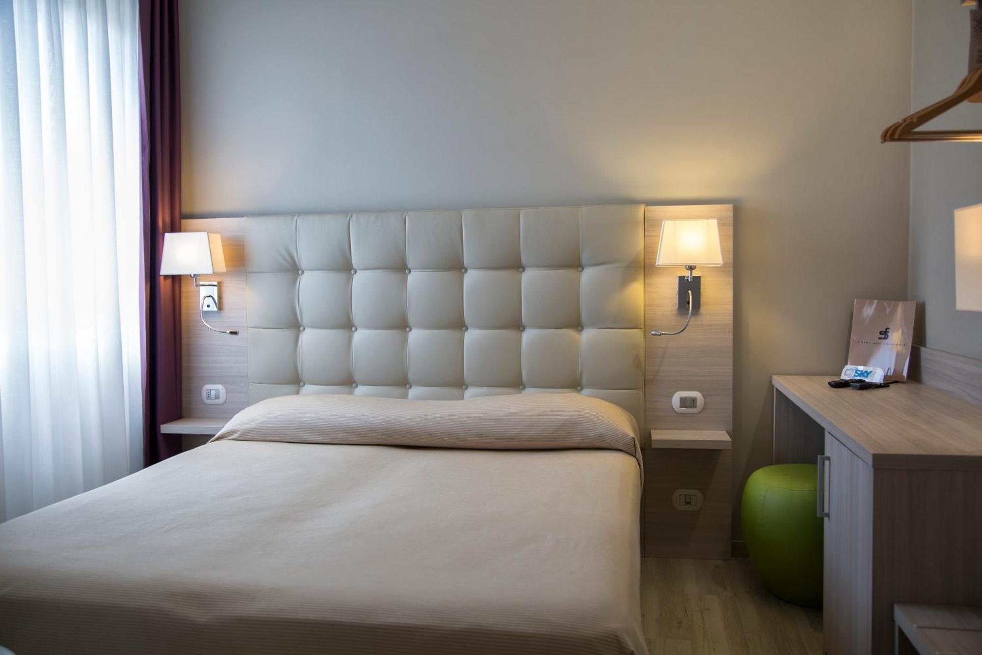 Hotel San Francesco Borgomanero Ngoại thất bức ảnh