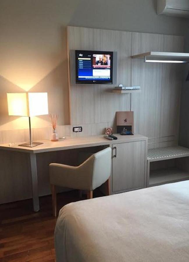Hotel San Francesco Borgomanero Ngoại thất bức ảnh
